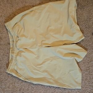 Lululemon athletic shorts lined Mens M